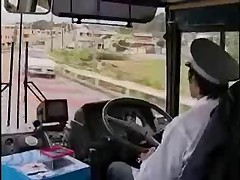 Развратная герла в автобусе
