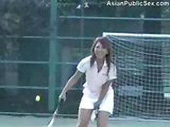 Публичный секс на теннисном корте